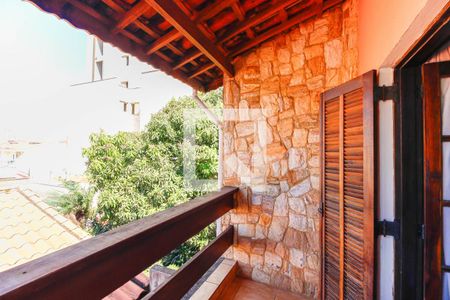 Casa à venda com 400m², 3 quartos e 8 vagas Casa à venda com 400m², 3 quartos e 8 vagasSacada da Suíte