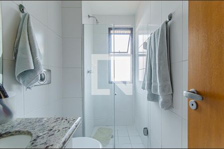 Apartamento à venda com 92m², 4 quartos e 2 vagasBanheiro Quarto 3