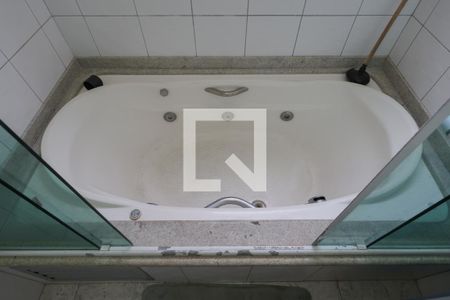 Apartamento para alugar com 240m², 5 quartos e 3 vagas Apartamento para alugar com 240m², 5 quartos e 3 vagasBanheiro da Suíte 2