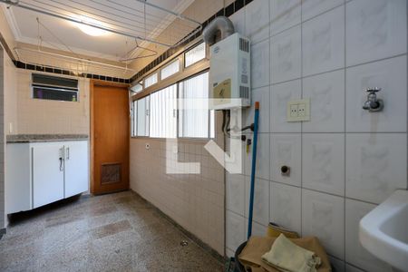 Apartamento para alugar com 240m², 5 quartos e 3 vagas Apartamento para alugar com 240m², 5 quartos e 3 vagasÁrea de serviço