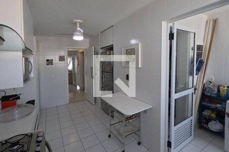 Apartamento para alugar com 189m², 3 quartos e 2 vagasCozinha