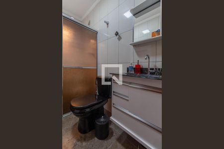 Casa à venda com 161m², 3 quartos e 6 vagas Casa à venda com 161m², 3 quartos e 6 vagasBanheiro 2