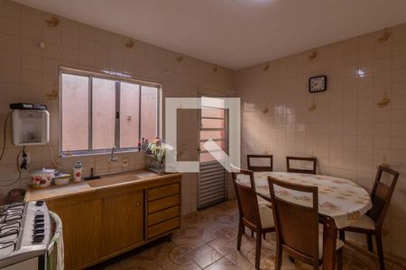 Casa à venda com 161m², 3 quartos e 6 vagas Casa à venda com 161m², 3 quartos e 6 vagasCozinha