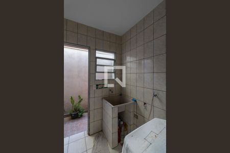 Casa à venda com 161m², 3 quartos e 6 vagas Casa à venda com 161m², 3 quartos e 6 vagasÁrea de Serviço