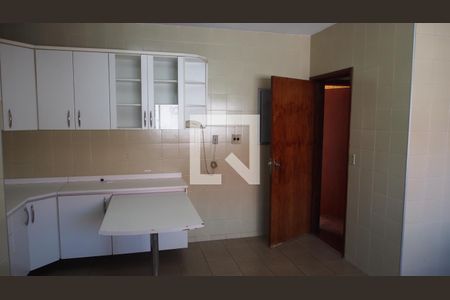 Apartamento à venda com 202m², 4 quartos e 2 vagasCozinha