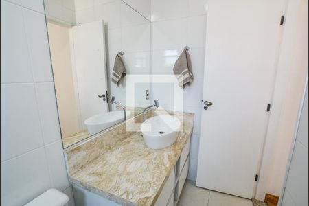 Casa de condomínio à venda com 157m², 3 quartos e 2 vagasBanheiro da Suíte