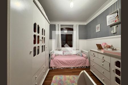 Casa à venda com 230m², 4 quartos e 3 vagas Casa à venda com 230m², 4 quartos e 3 vagasQuarto 1