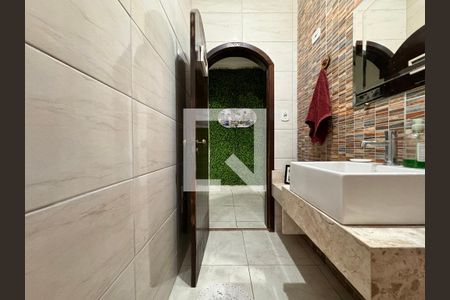 Casa à venda com 230m², 4 quartos e 3 vagas Casa à venda com 230m², 4 quartos e 3 vagasLavabo