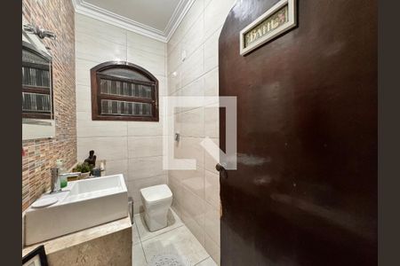 Casa à venda com 230m², 4 quartos e 3 vagas Casa à venda com 230m², 4 quartos e 3 vagasLavabo