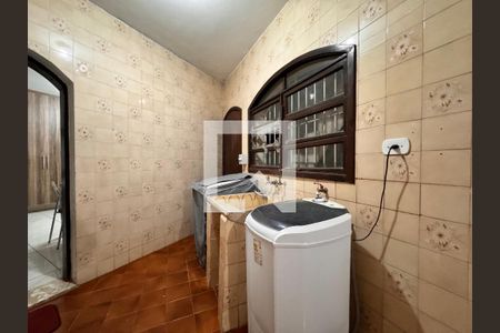 Casa à venda com 230m², 4 quartos e 3 vagas Casa à venda com 230m², 4 quartos e 3 vagasLavanderia