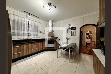 Casa à venda com 230m², 4 quartos e 3 vagas Casa à venda com 230m², 4 quartos e 3 vagasCozinha
