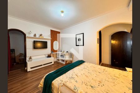 Casa à venda com 230m², 4 quartos e 3 vagas Casa à venda com 230m², 4 quartos e 3 vagasSuite