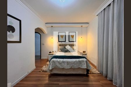 Casa à venda com 230m², 4 quartos e 3 vagas Casa à venda com 230m², 4 quartos e 3 vagasSuite