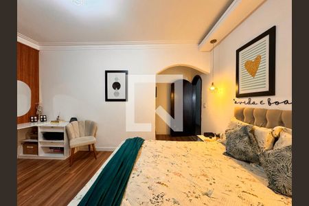 Casa à venda com 230m², 4 quartos e 3 vagas Casa à venda com 230m², 4 quartos e 3 vagasSuite