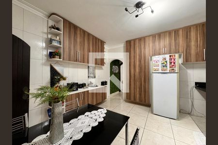 Casa à venda com 230m², 4 quartos e 3 vagas Casa à venda com 230m², 4 quartos e 3 vagasCozinha