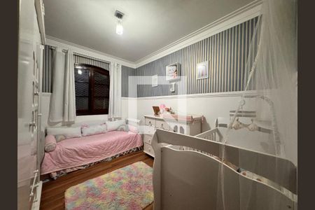 Casa à venda com 230m², 4 quartos e 3 vagas Casa à venda com 230m², 4 quartos e 3 vagasQuarto 1
