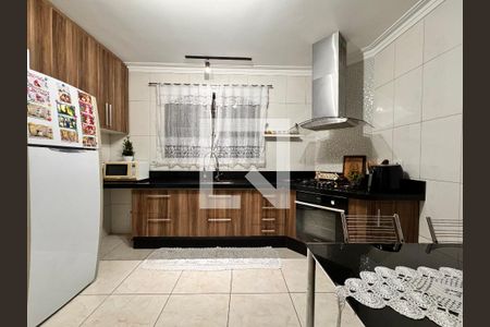 Casa à venda com 230m², 4 quartos e 3 vagas Casa à venda com 230m², 4 quartos e 3 vagasCozinha
