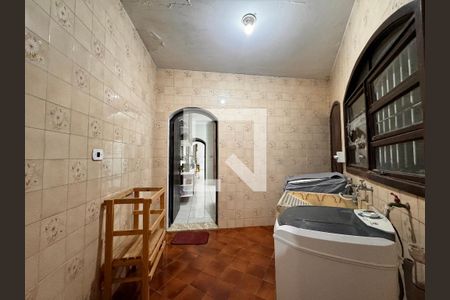 Casa à venda com 230m², 4 quartos e 3 vagas Casa à venda com 230m², 4 quartos e 3 vagasLavanderia