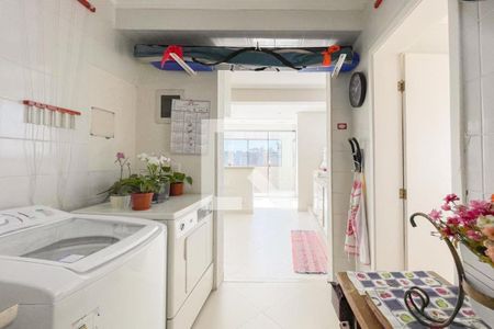 Apartamento à venda com 306m², 3 quartos e 4 vagas Apartamento à venda com 306m², 3 quartos e 4 vagasÁrea de Serviço - Cobertura