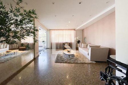 Apartamento à venda com 306m², 3 quartos e 4 vagas Apartamento à venda com 306m², 3 quartos e 4 vagasÁrea comum - Hall