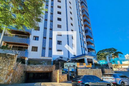 Apartamento à venda com 306m², 3 quartos e 4 vagas Apartamento à venda com 306m², 3 quartos e 4 vagasFachada