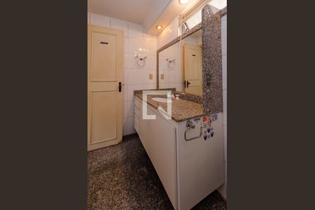 Casa à venda com 400m², 4 quartos e 4 vagasBanheiro suíte 1