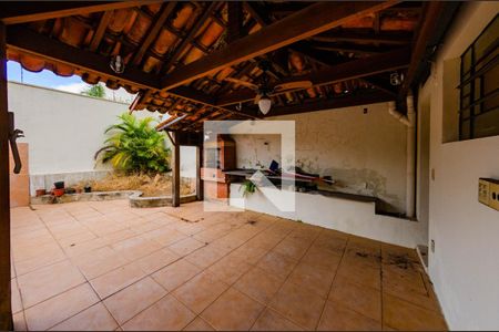 Casa à venda com 400m², 4 quartos e 4 vagasÁrea de churrasqueira