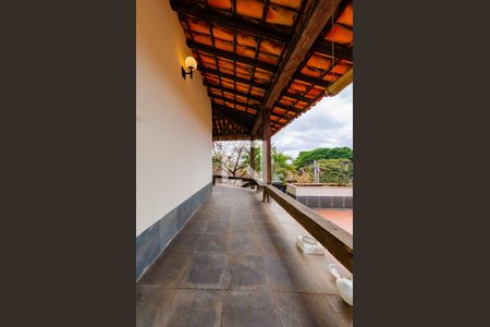 Casa à venda com 400m², 4 quartos e 4 vagasVaranda