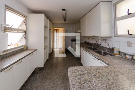 Casa à venda com 400m², 4 quartos e 4 vagasCozinha