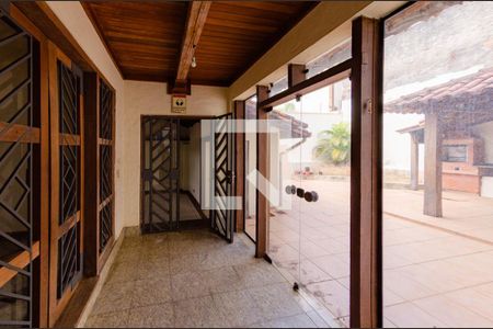 Casa à venda com 400m², 4 quartos e 4 vagasCorredor