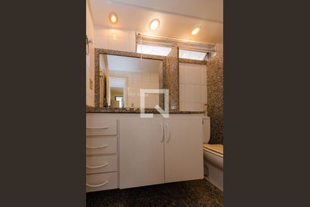 Casa à venda com 400m², 4 quartos e 4 vagasBanheiro suíte 1