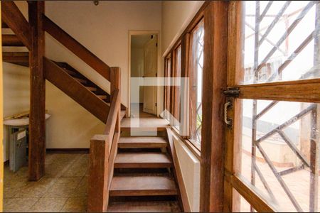 Casa à venda com 400m², 4 quartos e 4 vagasEscada