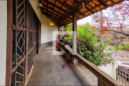 Casa à venda com 400m², 4 quartos e 4 vagasVaranda