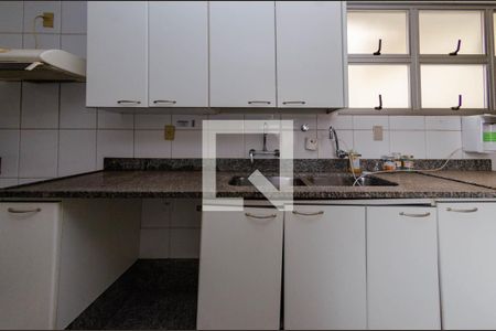 Casa à venda com 400m², 4 quartos e 4 vagasCozinha