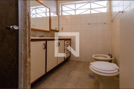 Casa à venda com 400m², 4 quartos e 4 vagasBanheiro suíte 2