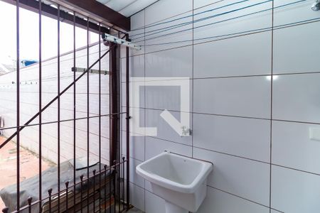 Casa à venda com 192m², 3 quartos e 3 vagasCasa 2 - Área de Serviço