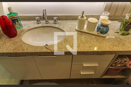 Apartamento à venda com 81m², 3 quartos e 1 vagaSuíte - Banheiro