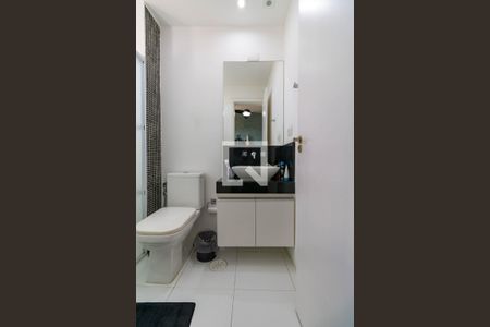 Apartamento à venda com 130m², 3 quartos e 3 vagas Apartamento à venda com 130m², 3 quartos e 3 vagasBanheiro
