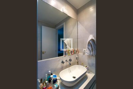 Apartamento à venda com 130m², 3 quartos e 3 vagas Apartamento à venda com 130m², 3 quartos e 3 vagasBanheiro 3