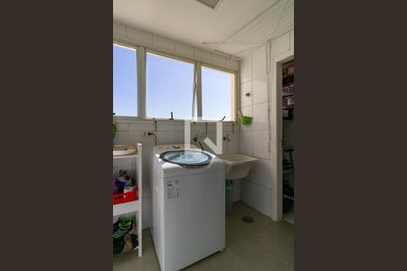 Apartamento à venda com 130m², 3 quartos e 3 vagas Apartamento à venda com 130m², 3 quartos e 3 vagasÁrea de Serviço