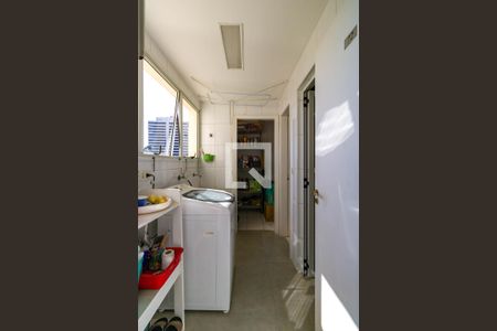 Apartamento à venda com 130m², 3 quartos e 3 vagas Apartamento à venda com 130m², 3 quartos e 3 vagasÁrea de Serviço