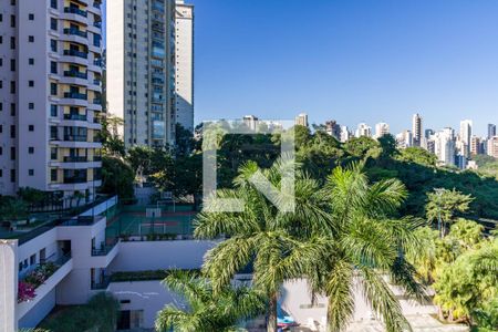 Apartamento à venda com 130m², 3 quartos e 3 vagas Apartamento à venda com 130m², 3 quartos e 3 vagasVista