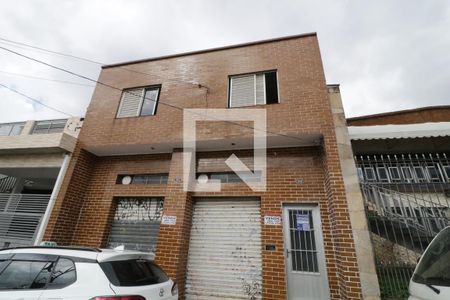Casa à venda com 200m², 2 quartos e 2 vagasFachada