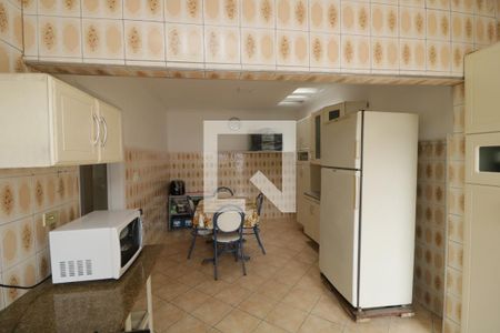Casa à venda com 200m², 2 quartos e 2 vagasCozinha