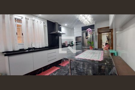 Casa para alugar com 150m², 3 quartos e 2 vagas Casa para alugar com 150m², 3 quartos e 2 vagasCozinha