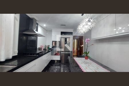 Casa para alugar com 150m², 3 quartos e 2 vagas Casa para alugar com 150m², 3 quartos e 2 vagasCozinha