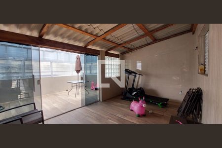 Casa para alugar com 150m², 3 quartos e 2 vagas Casa para alugar com 150m², 3 quartos e 2 vagasVaranda