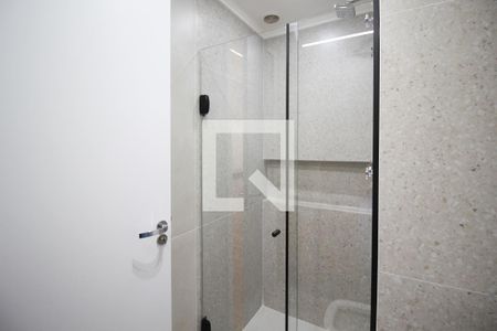 Banheiro de kitnet/studio para alugar com 1 quarto, 32m² em Indianópolis, São Paulo