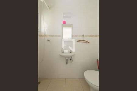 Casa à venda com 238m², 4 quartos e 4 vagas Casa à venda com 238m², 4 quartos e 4 vagasEdícula - Banheiro