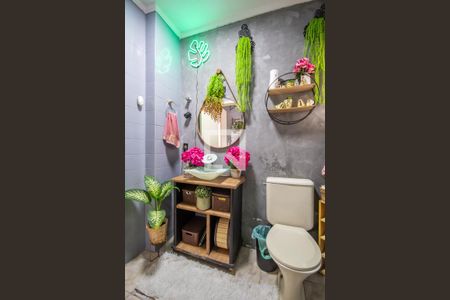 Apartamento à venda com 72m², 2 quartos e 2 vagas Apartamento à venda com 72m², 2 quartos e 2 vagasBanheiro